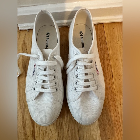 SUPERGA Tennis Shoe - Picture 1 of 4